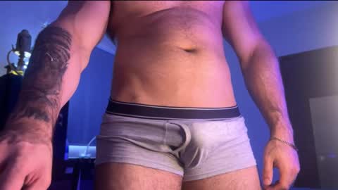 Snapshot of lucasfit24 chatting on 11-13-25, 05:12 lucasfit24 online show from 11-13-25, 05:12