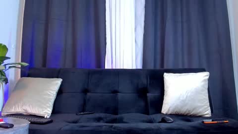 Snapshot of lucca_desire chatting on 10-17-25, 12:58 Lucca Desire online show from 10-17-25, 12:58
