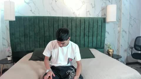 Lucca Moreti online show from 03-22-26, 03:43