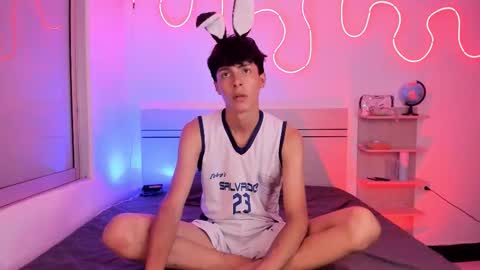 Snapshot of luccas_ferreira chatting on 10-29-25, 07:15 Luccas Ferreira online show from 10-29-25, 07:15