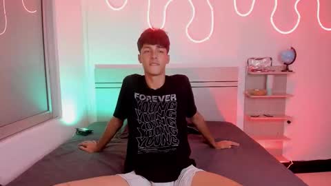 Snapshot of luccas_ferreira chatting on 11-12-25, 07:24 Luccas Ferreira online show from 11-12-25, 07:24