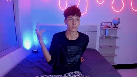 Snapshot of luccas_ferreira chatting on 11-16-25, 07:08 Luccas Ferreira online show from 11-16-25, 07:08