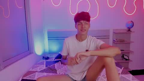 Snapshot of luccas_ferreira chatting on 11-25-25, 07:03 Luccas Ferreira online show from 11-25-25, 07:03