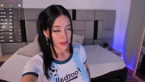 Snapshot of luci_naughty_ chatting on 11-17-25, 02:17 Luciana Rest time I will return on December 2. online show from 11-17-25, 02:17