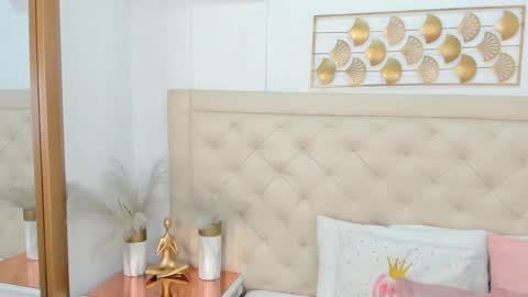 Snapshot of lucia_lorenz chatting on 12-21-25, 11:28 lucia_lorenz online show from 12-21-25, 11:28