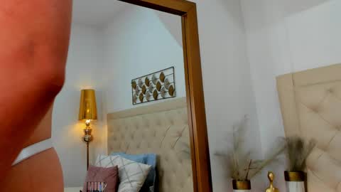 Snapshot of lucia_lorenz chatting on 04-10-26, 11:26 lucia_lorenz online show from 04-10-26, 11:26