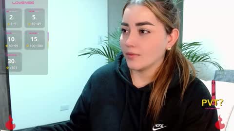 lucia star  online show from 10-19-25, 11:49