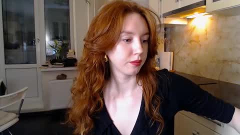 Snapshot of luciacoy chatting on 02-05-25, 07:20 Lucia online show from 02-05-25, 07:20