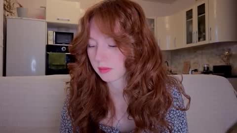 Lucia online show from 09-25-25, 04:00