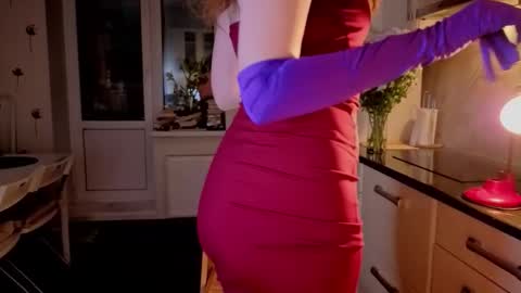 Lucia online show from 10-31-25, 07:26