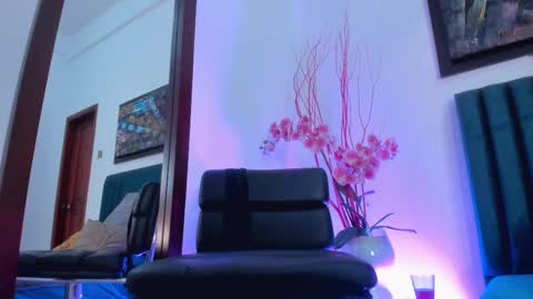 LuciaFerrero online show from 02-18-25, 09:42