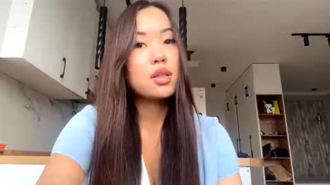 Kira online show from 10-22-25, 09:20