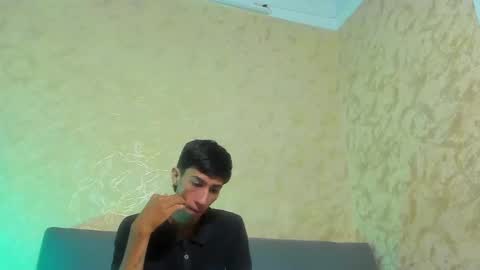 Snapshot of lucian_davii chatting on 11-15-25, 12:34 Pirulo online show from 11-15-25, 12:34