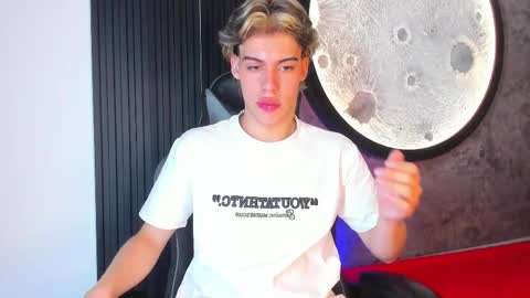 lucian_greyy online show from 11-11-25, 04:56