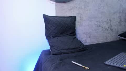 lucian_greyy online show from 11-13-25, 04:55