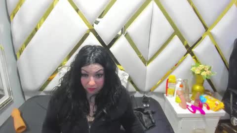 Luci online show from 02-03-25, 08:35