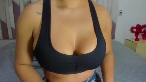 instagram luciana417  online show from 03-08-25, 03:06