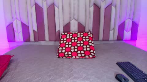 instagram luciana417  online show from 10-16-25, 03:18