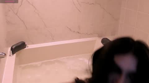 Luciana online show from 12-15-25, 09:41