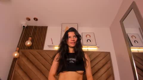 Snapshot of lucianasmith_ chatting on 02-22-25, 03:36 Luci online show from 02-22-25, 03:36
