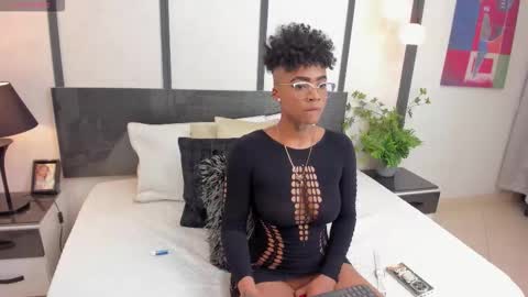  lucia wallace  online show from 12-05-25, 12:08