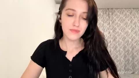 Snapshot of lucibeveridge chatting on 10-30-25, 04:19 Mary online show from 10-30-25, 04:19