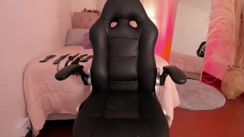     online show from 11-13-25, 08:52