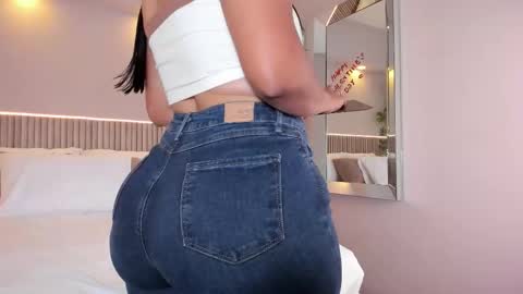 Snapshot of luciemillerr chatting on 02-16-26, 05:20 lucie online show from 02-16-26, 05:20