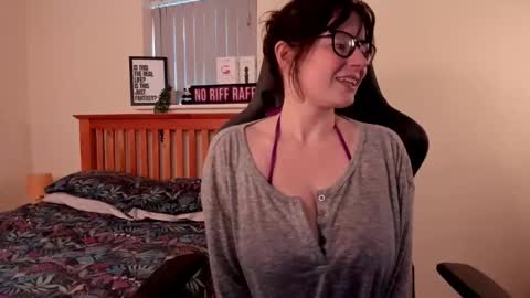 Lucie Winters online show from 01-30-25, 09:04