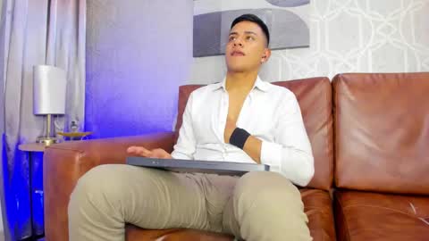 Snapshot of lucii_fer_ chatting on 12-31-24, 02:36 Leo online show from 12-31-24, 02:36