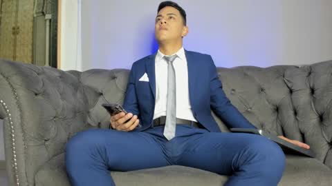 Snapshot of lucii_fer_ chatting on 01-06-25, 11:51 Leo online show from 01-06-25, 11:51