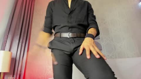 Snapshot of lucii_fer_ chatting on 02-01-25, 02:13 Leo online show from 02-01-25, 02:13
