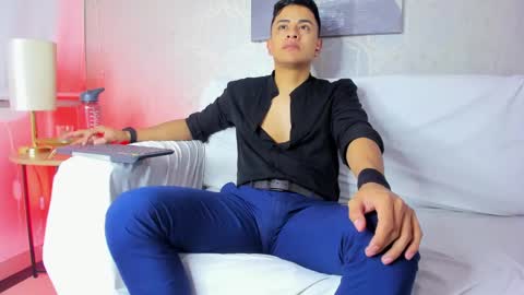 Snapshot of lucii_fer_ chatting on 02-04-25, 02:32 Leo online show from 02-04-25, 02:32