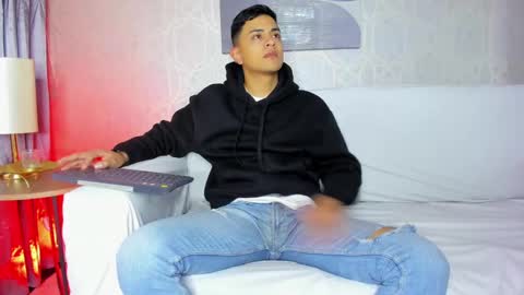 Snapshot of lucii_fer_ chatting on 02-05-25, 11:02 Leo online show from 02-05-25, 11:02