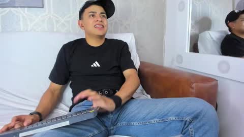 Snapshot of lucii_fer_ chatting on 02-06-25, 05:40 Leo online show from 02-06-25, 05:40