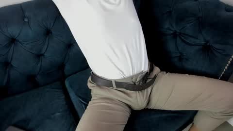 Snapshot of lucii_fer_ chatting on 02-07-25, 05:07 Leo online show from 02-07-25, 05:07