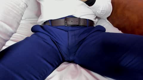 Snapshot of lucii_fer_ chatting on 02-11-25, 05:40 Leo online show from 02-11-25, 05:40