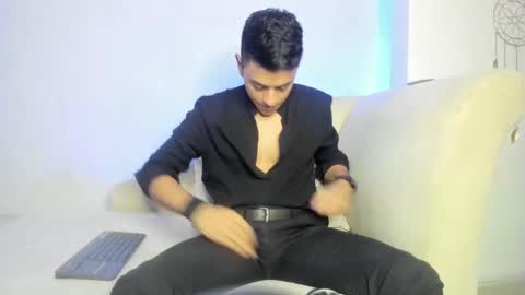 Snapshot of lucii_fer_ chatting on 02-15-25, 11:28 Leo online show from 02-15-25, 11:28