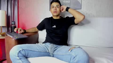 Snapshot of lucii_fer_ chatting on 02-21-25, 11:01 Leo online show from 02-21-25, 11:01
