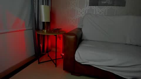 Snapshot of lucii_fer_ chatting on 02-25-25, 11:19 Leo online show from 02-25-25, 11:19