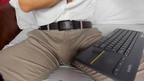 Snapshot of lucii_fer_ chatting on 03-04-25, 04:52 Leo online show from 03-04-25, 04:52