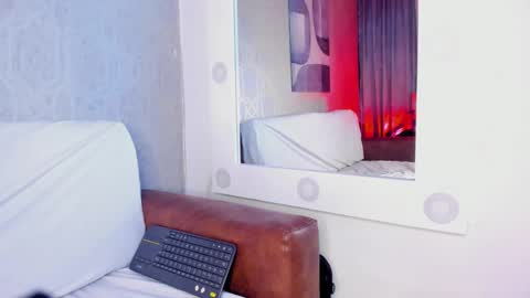 Snapshot of lucii_fer_ chatting on 03-08-25, 02:19 Leo online show from 03-08-25, 02:19