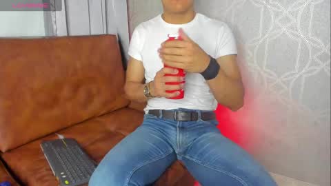 Snapshot of lucii_fer_ chatting on 09-13-25, 11:54 Leo online show from 09-13-25, 11:54