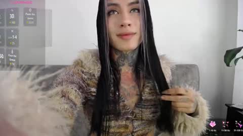 Snapshot of luciiana_lol chatting on 02-26-26, 06:40 luciiana online show from 02-26-26, 06:40