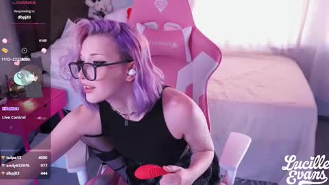 Lucy UwU online show from 11-26-25, 04:35