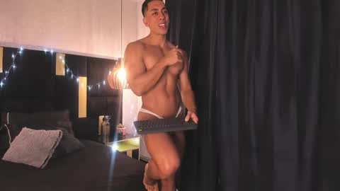 Lucio online show from 12-21-25, 12:34