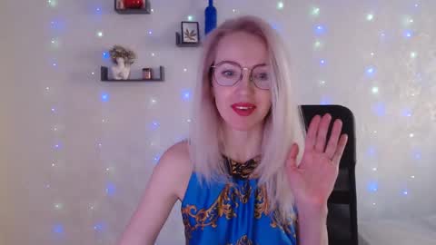 Snapshot of luckcristal chatting on 03-06-25, 02:08 Arina online show from 03-06-25, 02:08