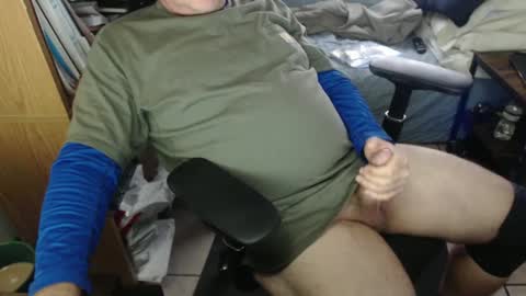 Snapshot of luckycharms9595 chatting on 01-08-25, 03:28 luckycharms9595 online show from 01-08-25, 03:28