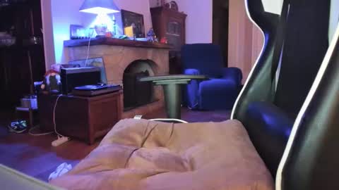 Snapshot of luckydrakex chatting on 11-06-25, 09:37 Lucky online show from 11-06-25, 09:37