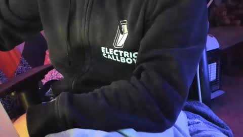 Snapshot of luckydrakex chatting on 11-14-25, 10:18 Lucky online show from 11-14-25, 10:18